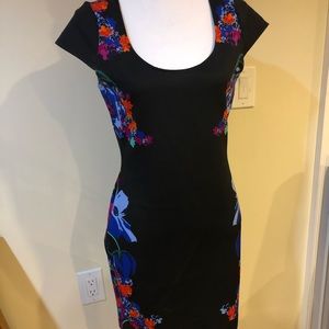 Open back, floral, fitted dress 💐